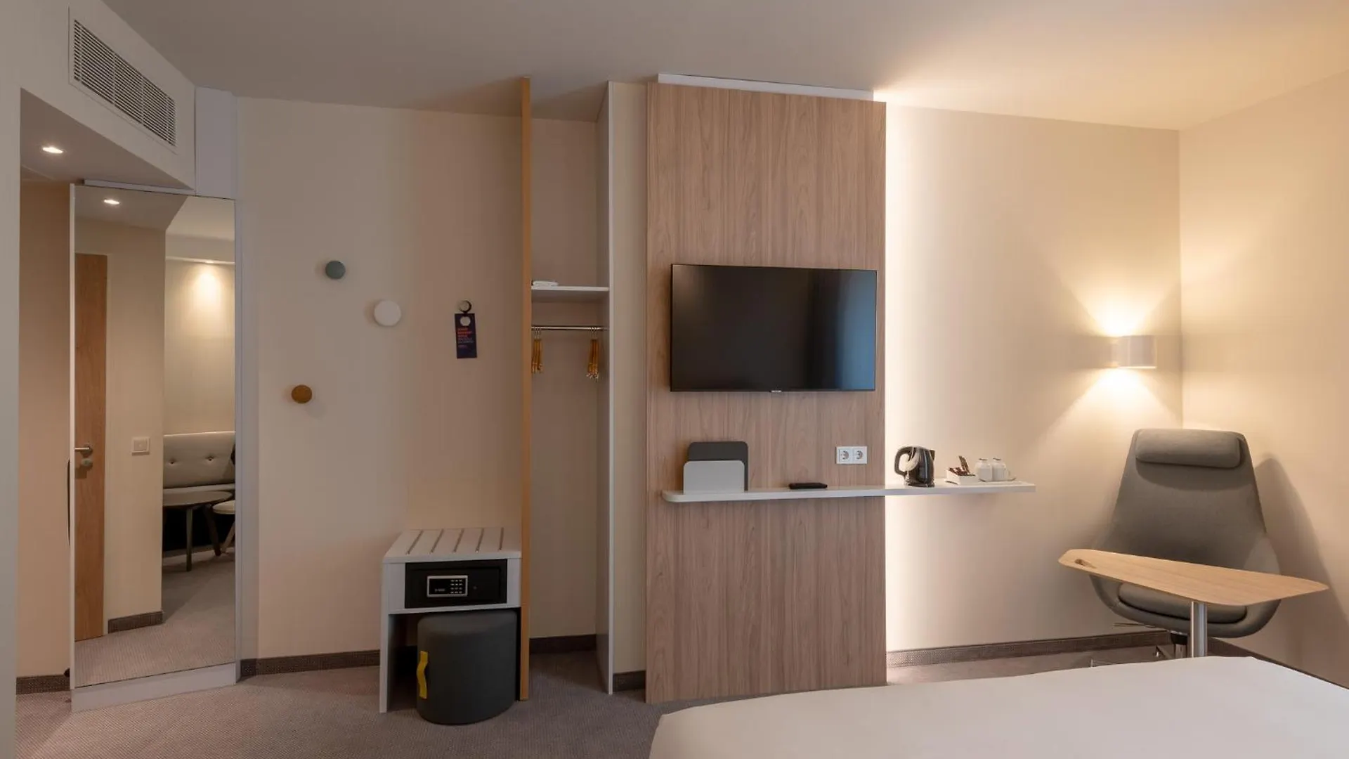 Holiday Inn Express - Munich North By Ihg Hotel