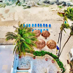 Hotel Pelicano - Beachfront Playa del Carmen