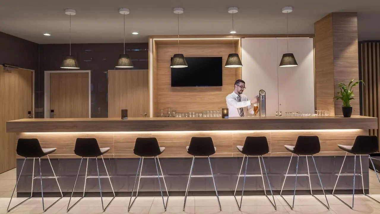 Holiday Inn Express - Munich North By Ihg 3*,