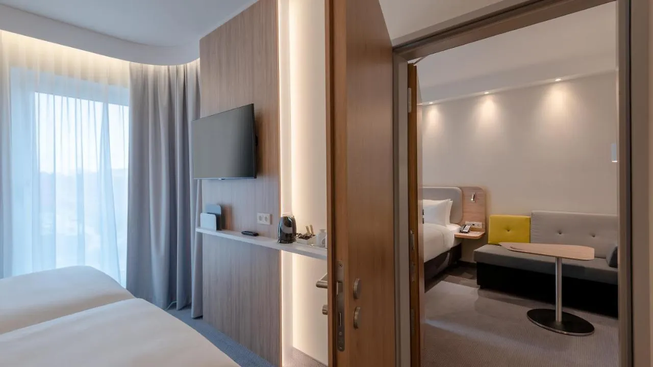 Holiday Inn Express - Munich North By Ihg Hotel